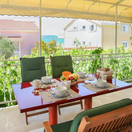 度假居 Nikica By Interhome *